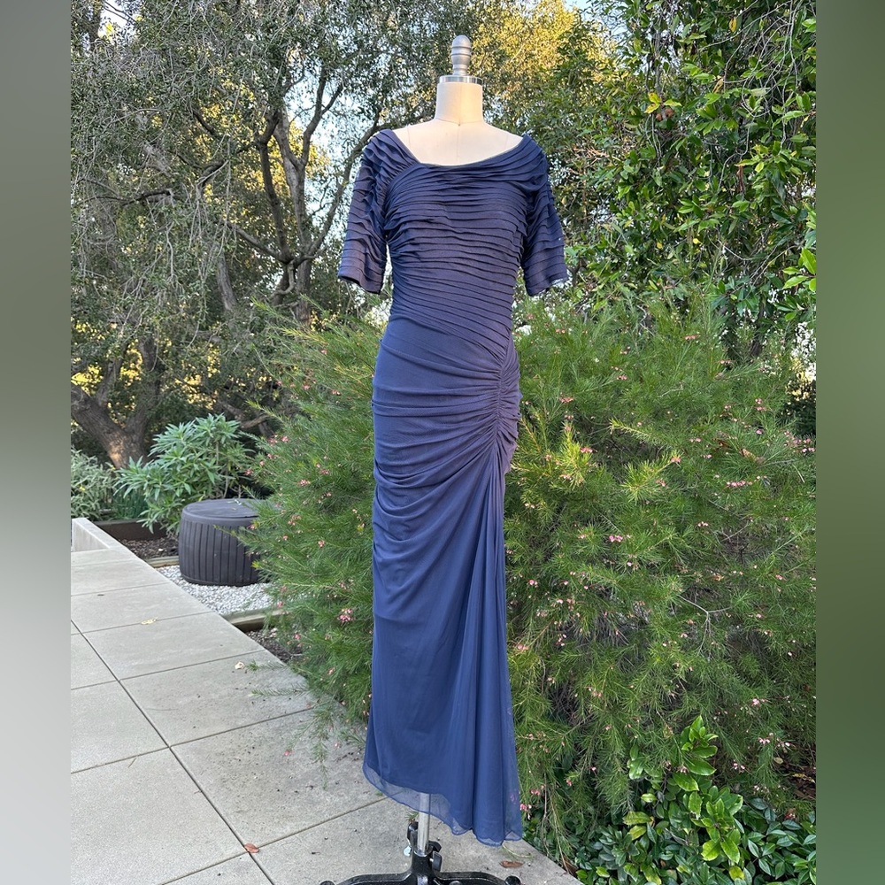 Tadashi Shoji bodycon ruched sleeve mesh maxi dress/gown - size XS